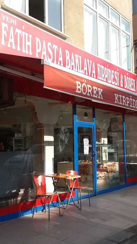 Yeni Fatih Pasta Baklava Kırpidesi & Börek