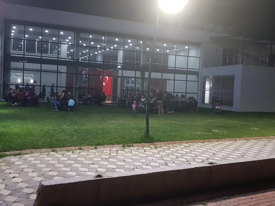 Mert Kemal Havuz Cafe