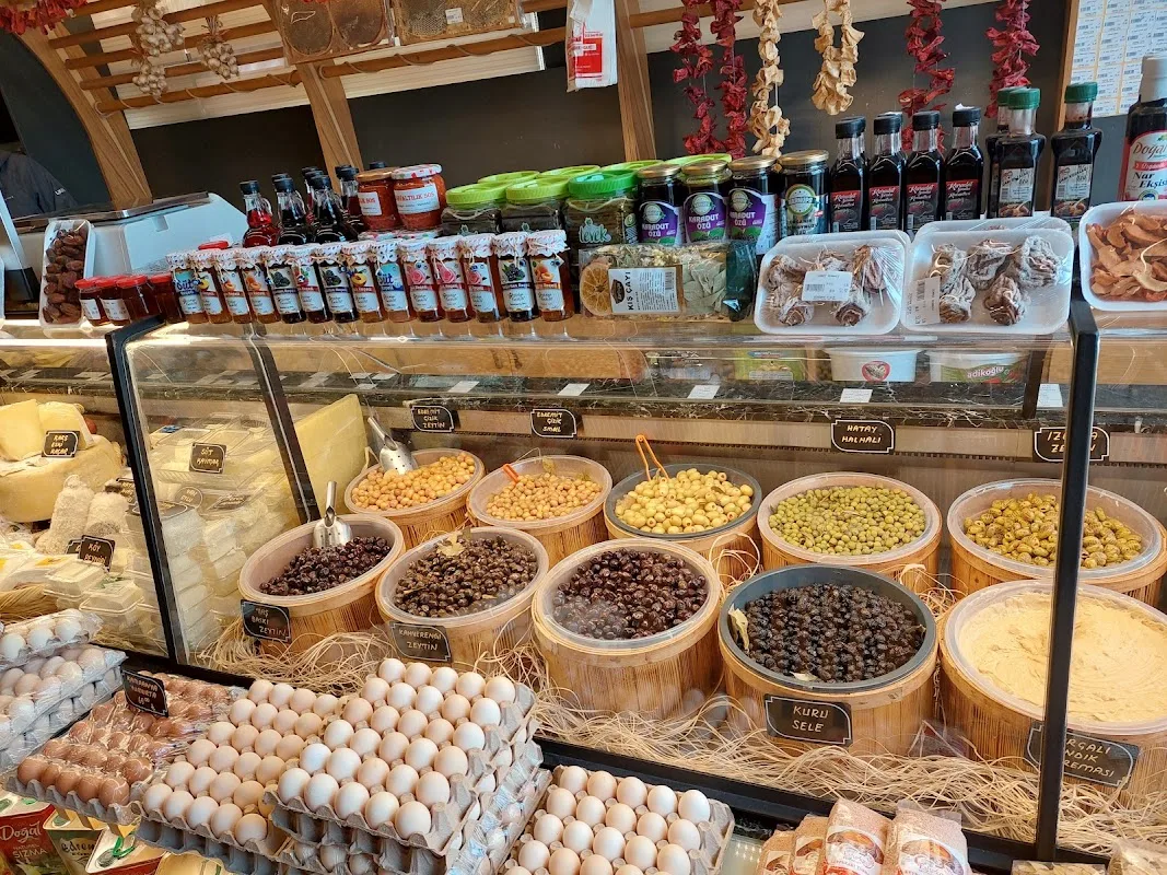 ÜSKÜDAR FIRIN LEZZET DÜNYASI (FIRIN-PASTA-PİDE-CAFE-MANDIRA)