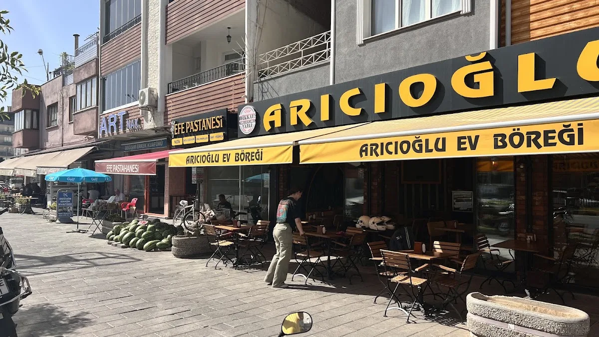ARICIOĞLU EV BÖREĞİ