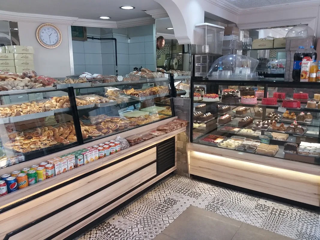 Esin Pastanesi
