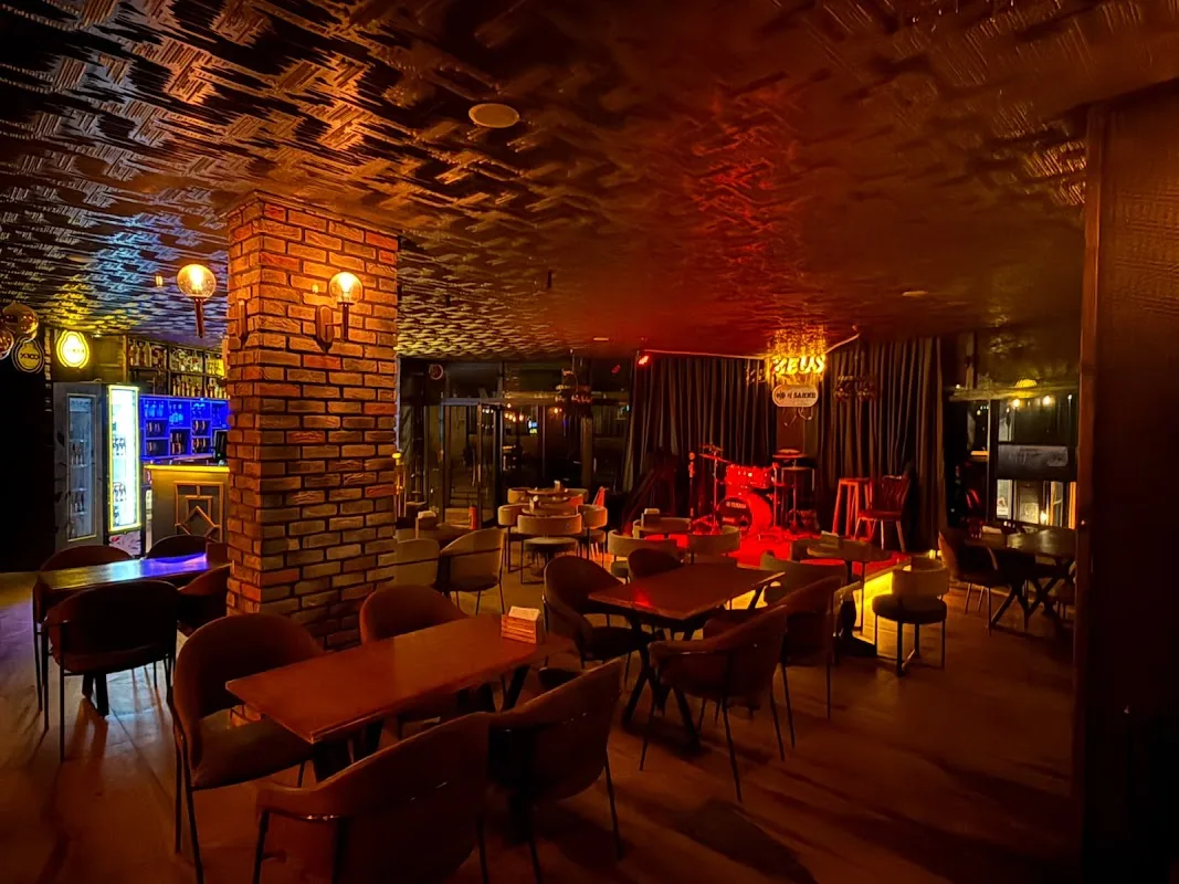 Zeus Bar Cafe
