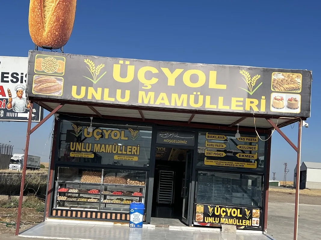 ÜÇ YOL UNLU MAMÜLLERİ