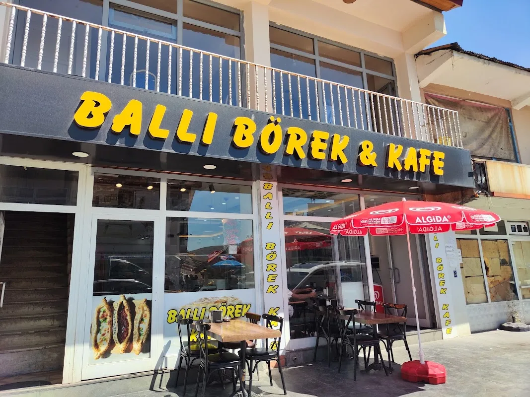 Ballı börek ve döner salonu