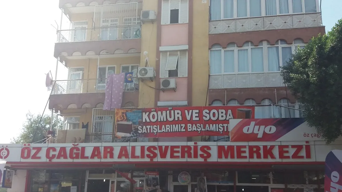 Öz Çağlar Alışveriş Merkezi