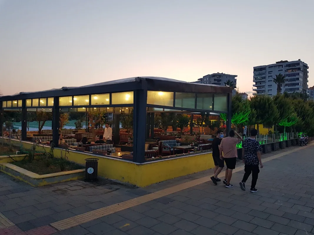 LEAF CAFE