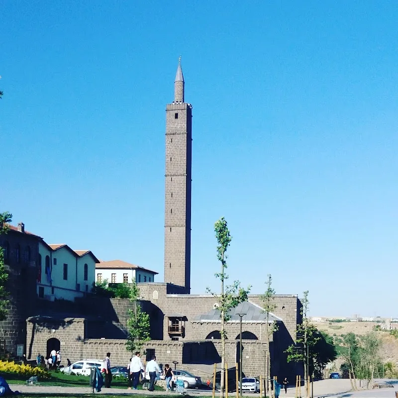 Dicle Market