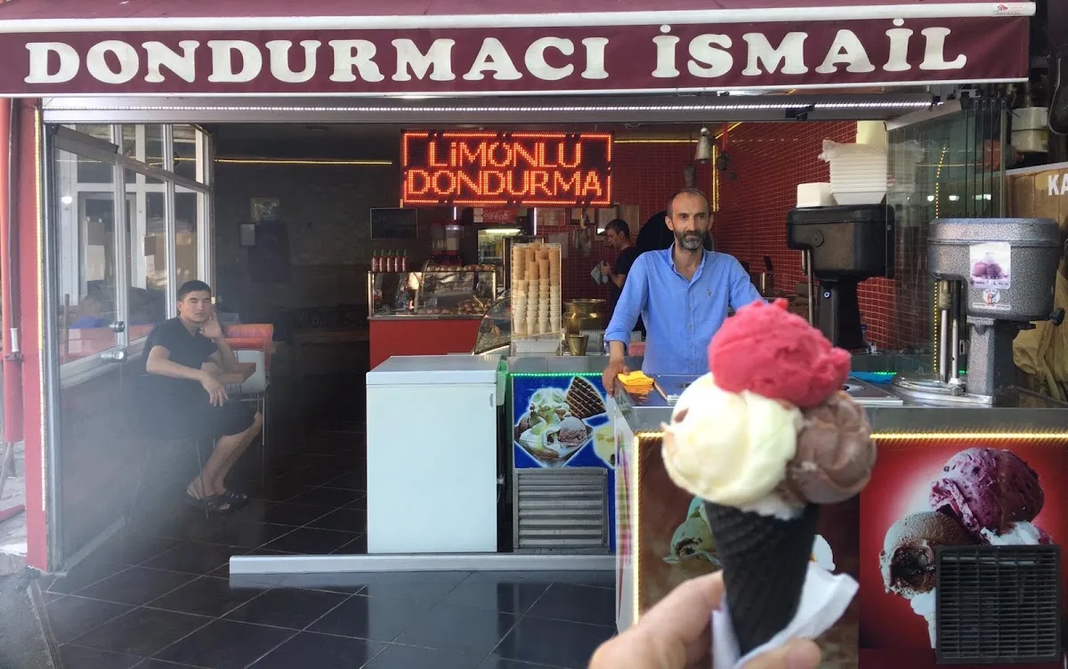 Tarihi Meşhur Rumelikavak Dondurmacısı İsmail Usta