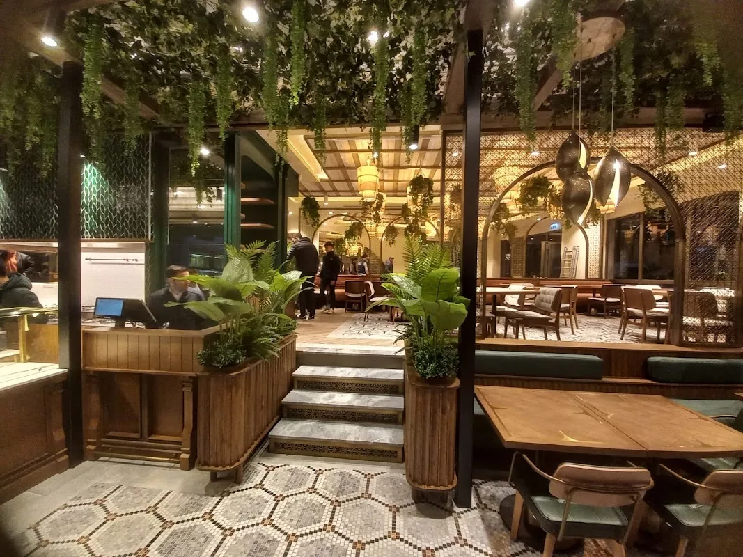 Beyzade Karaköy (Künefe - Baklava - Kahvaltı)