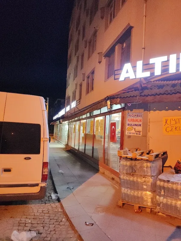 ALTIPARMAK MARKET KIRŞEHIR PAZAR YERI YANI