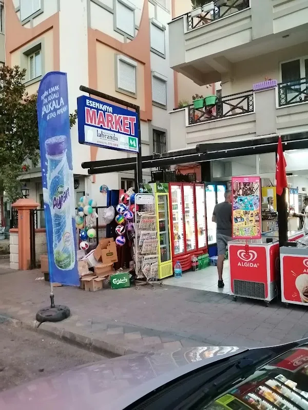 Esenkaya Market