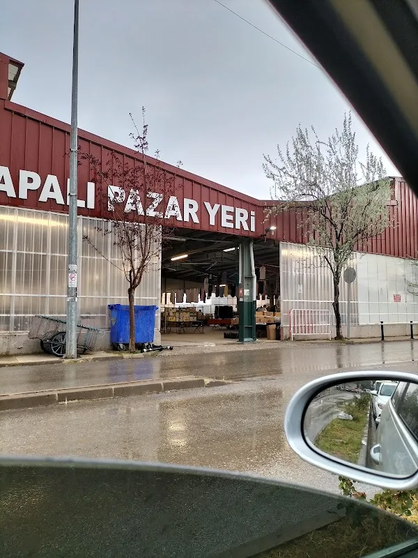 Armutlu kapalı pazar yeri
