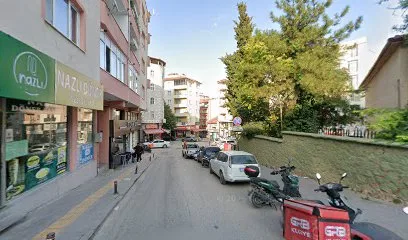 Merkez Eczanesi (Feriha Zevkli)