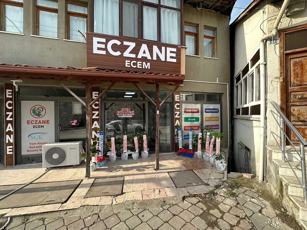Ecem Eczanesi