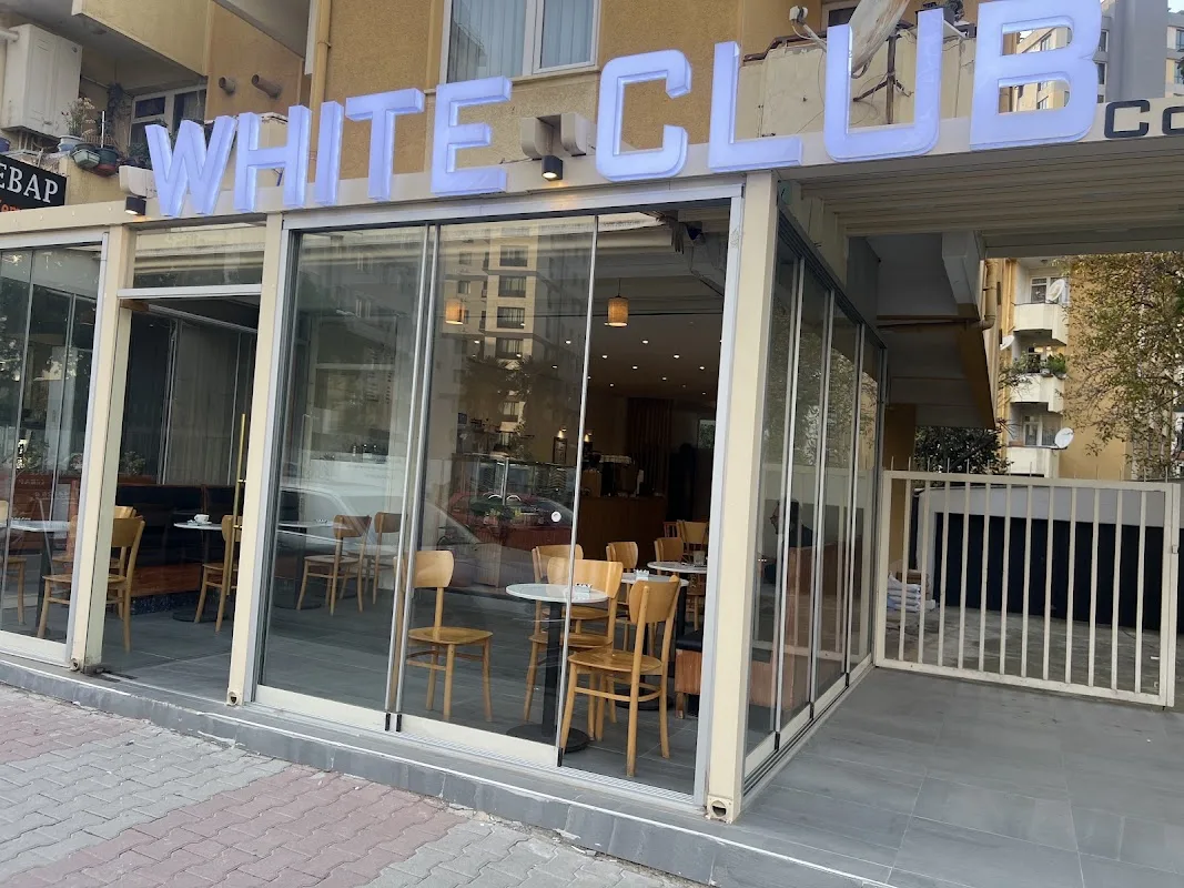 WHITE CLUB COFFEE SHOP