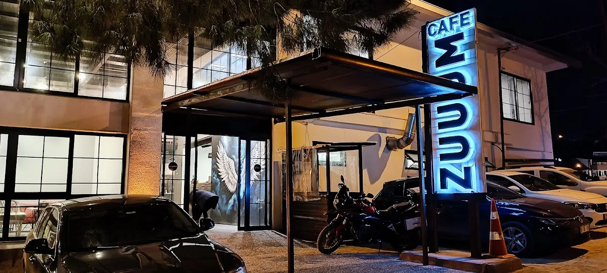 Zuuum Cafe