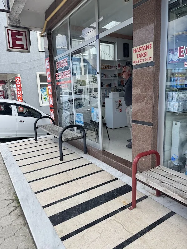 Şimşek Eczanesi