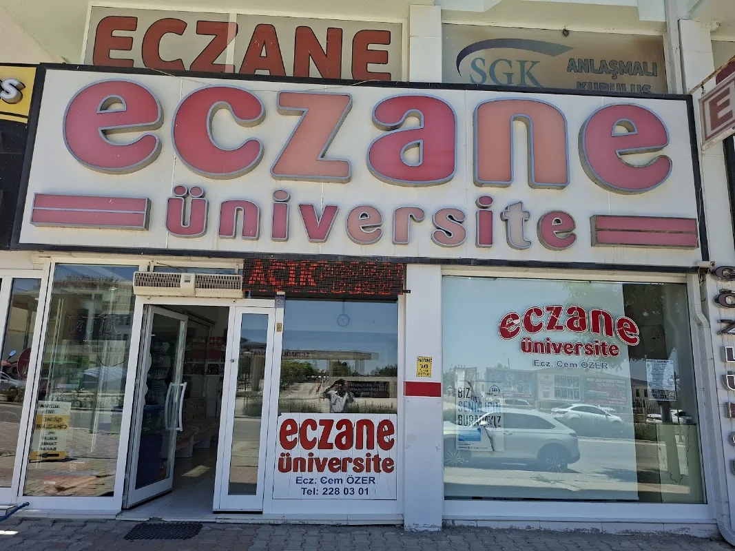 Üniversite eczanesi