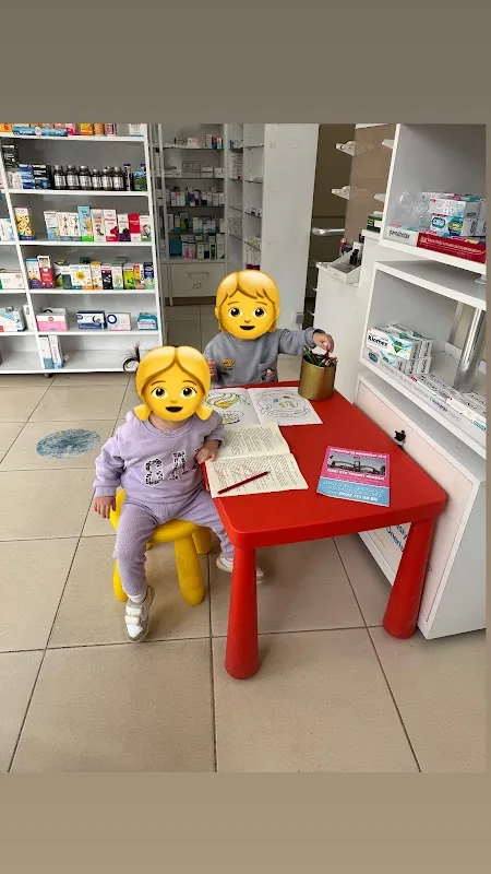 Toprak Eczanesi