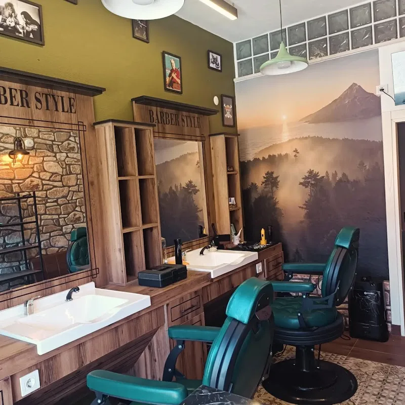 Tou Kωtsou RUM barber shop
