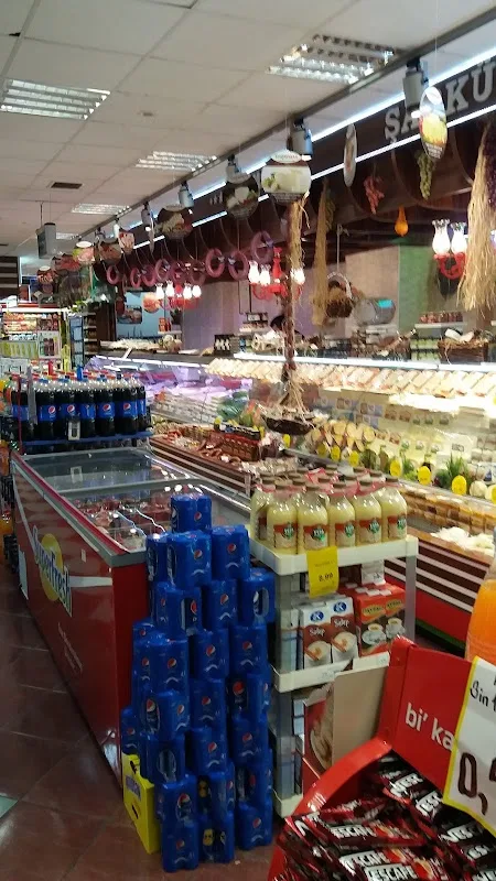 ŞHOWMAR HİPERMARKETLERİ