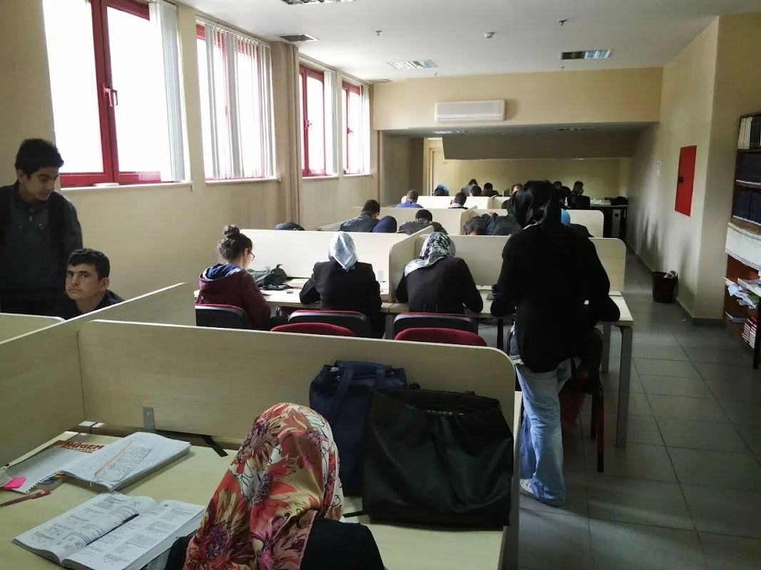 Kahta İlçe Halk Kütüphanesi Müdürlüğü ( Kahta County Public Library)