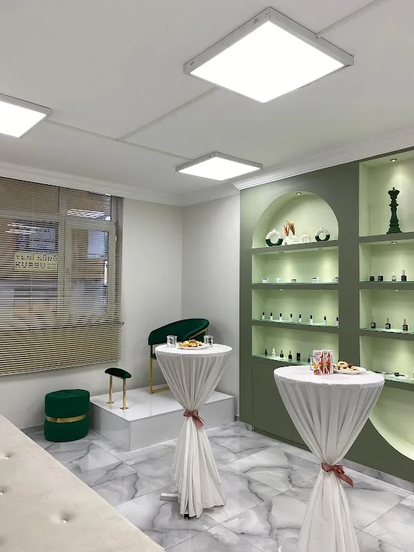 Ümran Türkmen Make-Up & Beauty Studio