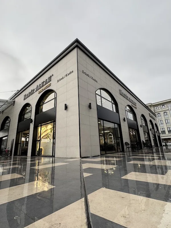 Kadir Alkan Sakarya Hair Artist Bay Bayan Kuaför