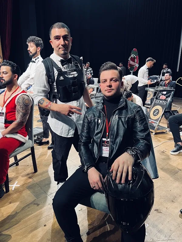 KÜRŞAT ARAS Saç Kesim Atölyesi
