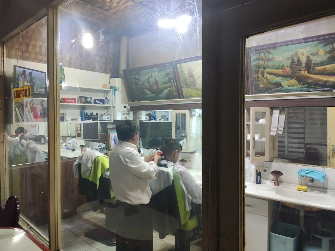 Fikret Ömür Berber Salonu