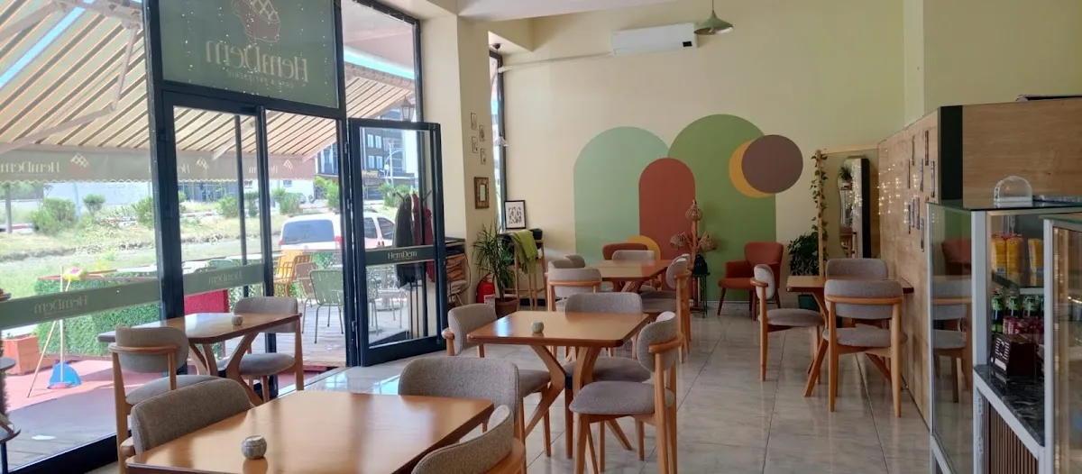 HemDem Cafe & Patisserie