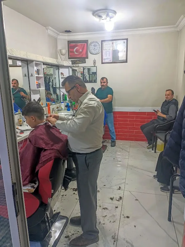 GENÇLİK KUAFÖRÜ RÜŞTÜ ÖZBOĞA