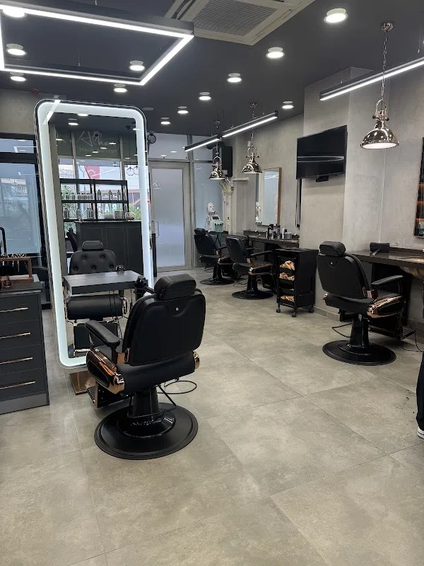 Kadir Alkan Hair Artist Erkek kuaförü barber shop Trabzon