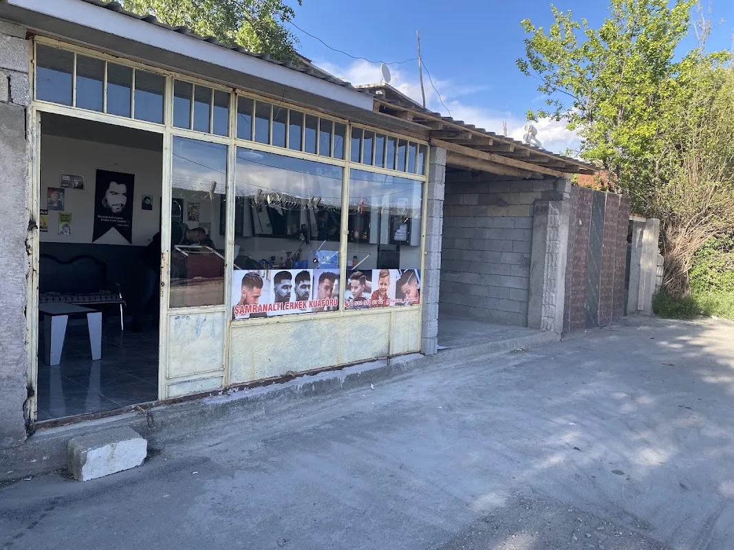 Şamranaltılı erkek kuaför salonu