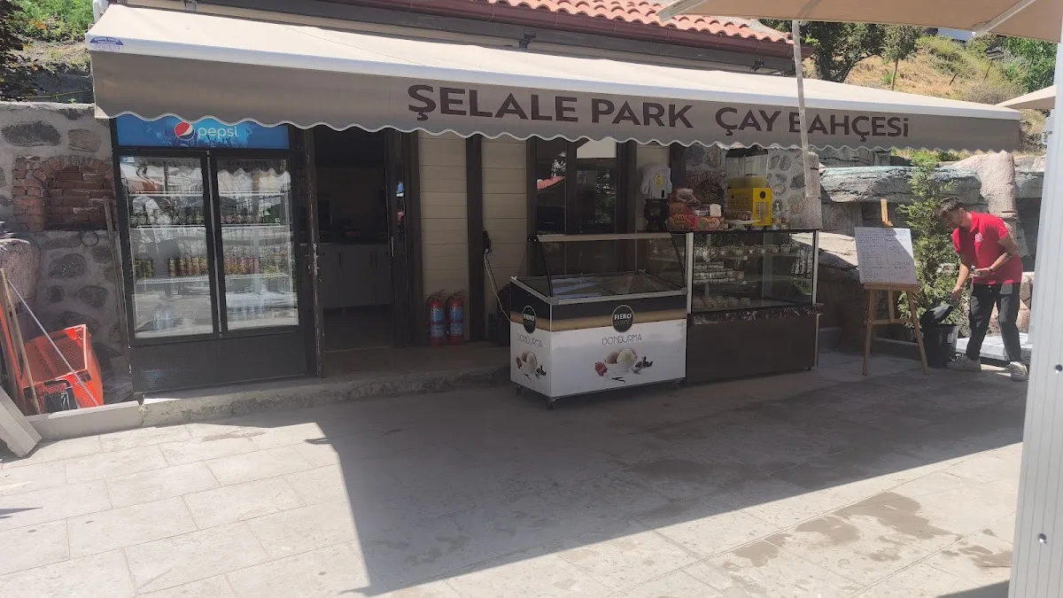 Şelale Park Çay Bahçesi