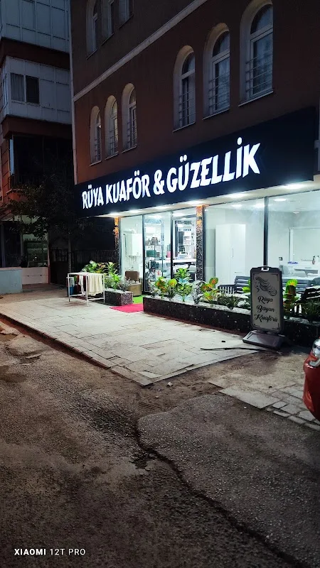 RÜYA BAYAN KUAFÖRÜ ZEYNEP BULUT KALICI MAKYAJ