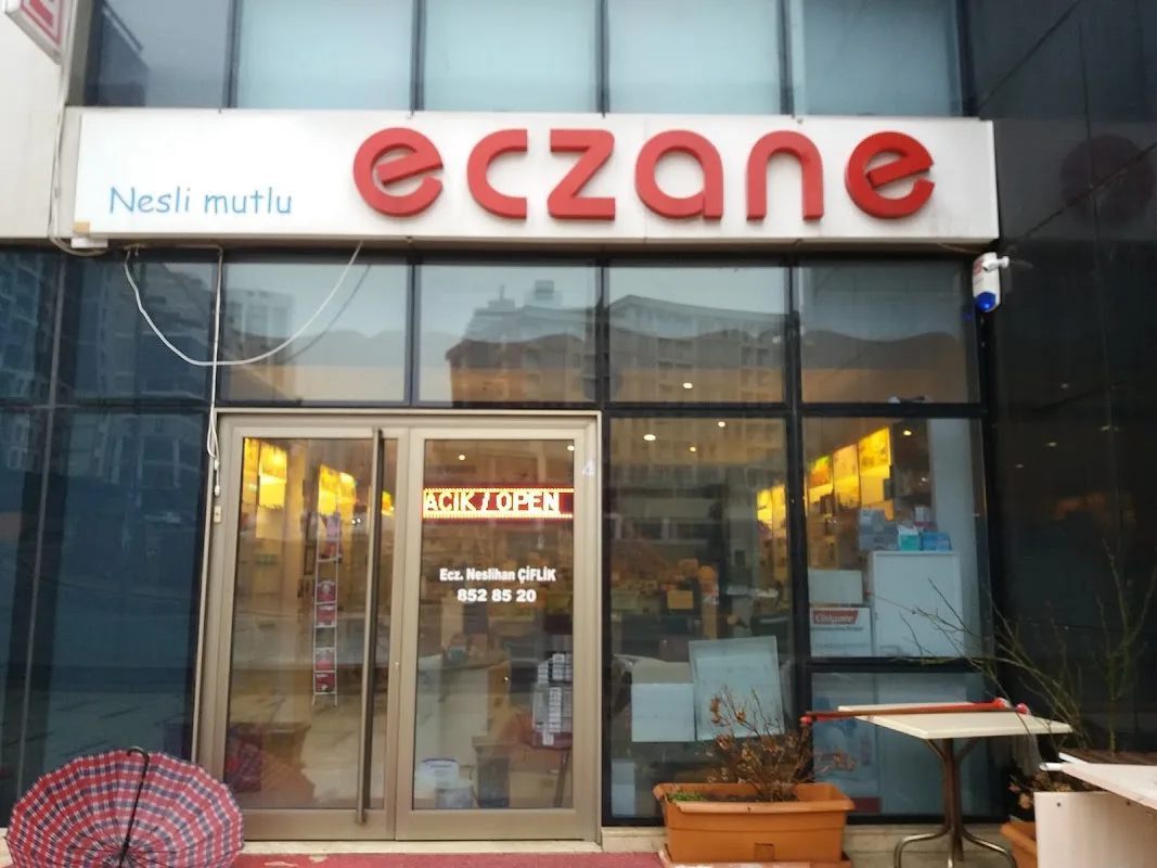 Nesli Mutlu Eczane