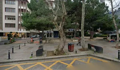 Çınar Eczanesi̇