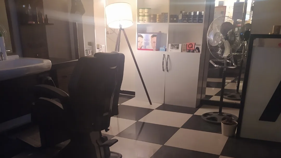 Saloon Altın Makas (erkek kuaförü)